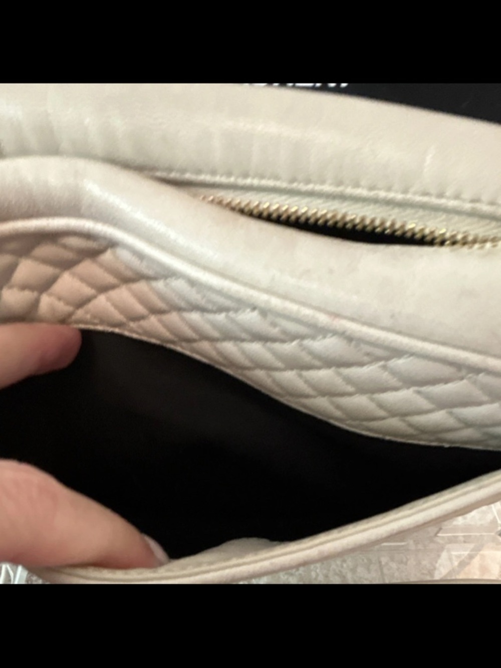 Saint Laurent Quilted Crossbody Bag in Cream Leather with YSL Monogram - Picture 3 of 12